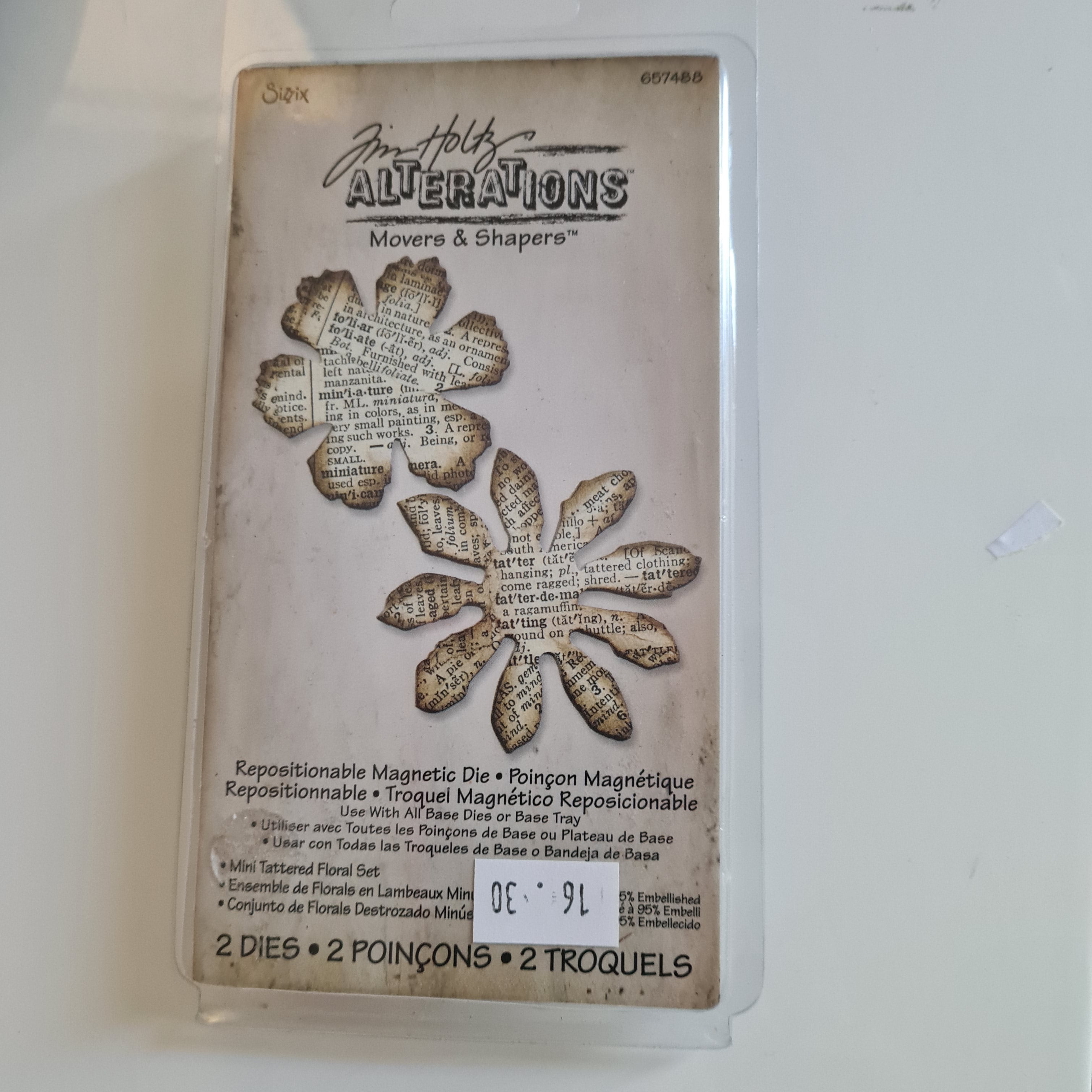 Tim Holtz Alterations Die, Movers and Shapers Flowers